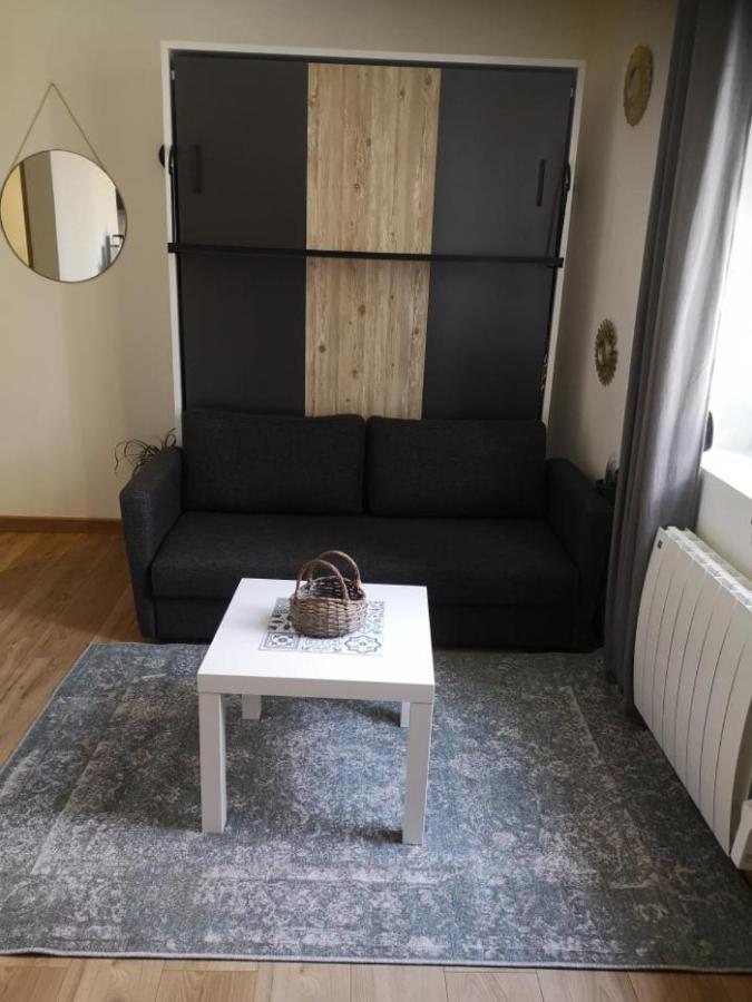 Superbe Studio Face Au Chateau Жизор Экстерьер фото